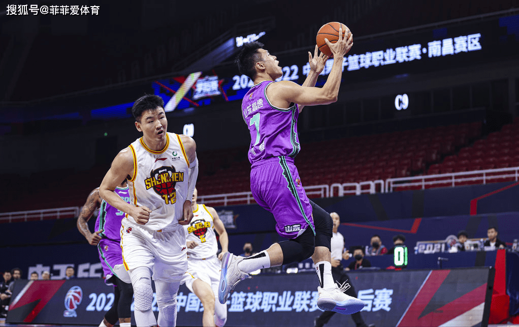 战术训练提高篮球水平轻松取胜