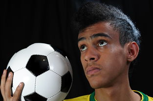 爱游戏app注册-荣耀争夺：顶尖球队将在比赛中争夺冠军头衔